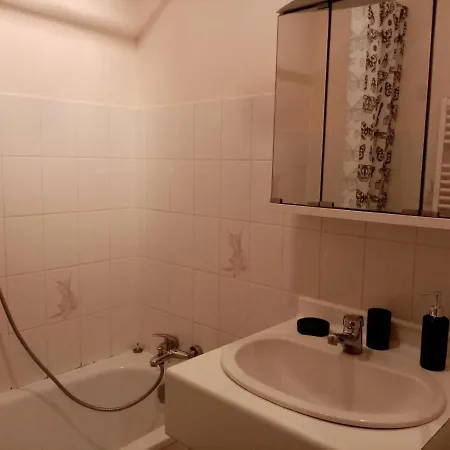Apartman Rez De Jardin A 100m De La *