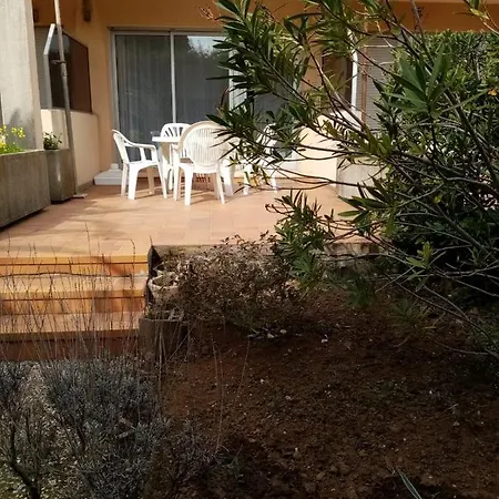 Rez De Jardin à 100m De La